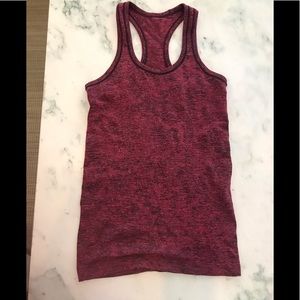 Swiftly Tech Racerback 2.0
Cassis / Chianti